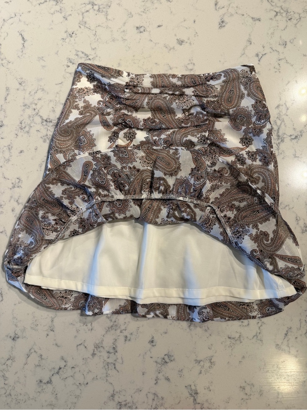NWT EXPRESS Brown Paisley Ruffle Ruched Skirt Size 2 - Picture 7 of 8